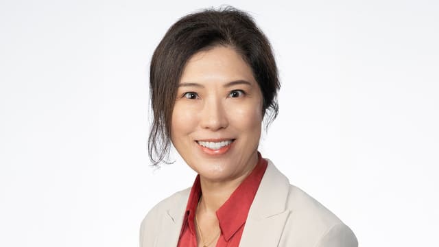 Joo Lee headshot